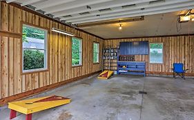 Millersburg Home With Covered Porch And Fire Pit!