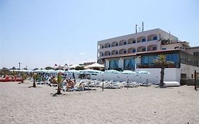 Hotel Il Gabbiano Beach  3*