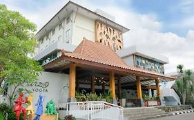Burza Hotel Yogyakarta 3*