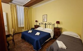 Relais Il Campanile Bed And Breakfast 2*