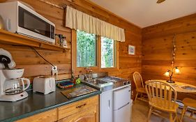 Mica Mountain Lodge & Log Cabins