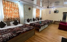 Hotel Young Mamta Srinagar 3*
