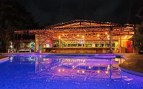 Arenal Backpackers Resort 5*