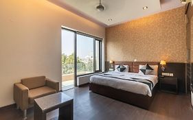 Hotel De Luxe Gurgaon 2* India
