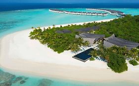 Mӧvenpick Resort Kuredhivaru Maldives Manadhoo