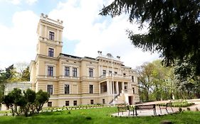 Hotel Pałac Biedrusko  3*