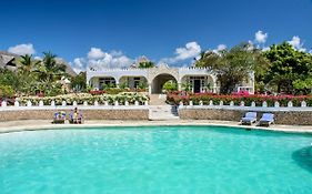 Jacaranda Beach Resort  4*