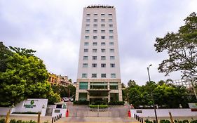 Lemon Tree Premier, Ulsoor Lake, Bengaluru Hotel Bangalore 5* India