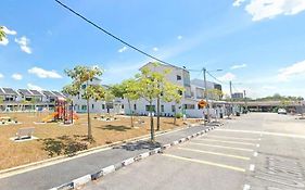 Noureeza Homestay - Spacious City Landed House Musslim Friendly 3 Room Bandaraya Alor Setar