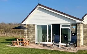 Bayview Self-Catering Coastal Bungalow In Rural West Wight