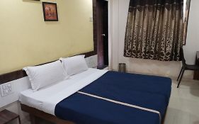 Hotel Royal Treat Kolhapur 3*