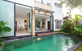 Ardha Chandra Villa Canggu Bali