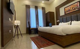Hotel Woodlark Zirakpur Chandigarh - Brand New Hotel