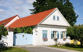Pension Buch, Bed And Breakfast