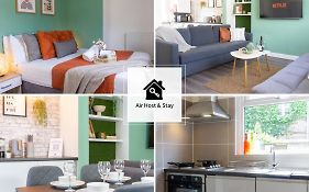 Air Host And Stay - Bevington House Modern Chic Home Sleeps 8