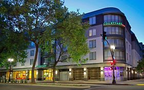 Courtyard by Marriott Oakland Downtown