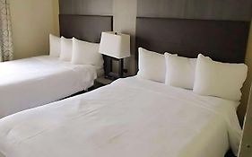 Quality Inn And Suites Indianapolis Airport 3*