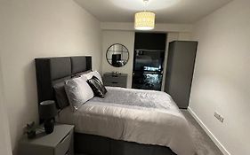 Manchester Lovely Two Bedrooms Apartment