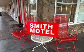 Smith Motel Calhoun Ga 3*