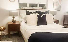 Amaso - Stylish & Cosy 1 Bedroom Flat