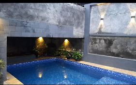 Raden Hill Villa Pool