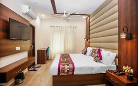Hotel Karan Residency Amritsar 3*