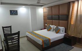 Marina Hotel Delhi 4*