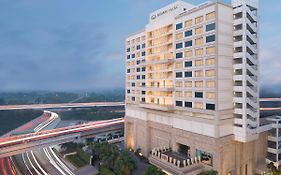 Hotel Crowne Plaza Mayur Vihar Delhi 5*
