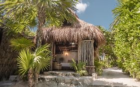 Hotel Playa Esperanza Tulum 3*