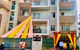 Aadat Hotel Gurgaon 3* India