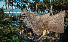 Absolute Beachfront Romantic Villa Laut Bali