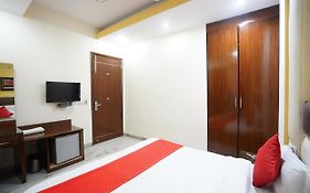 Hotel East Inn Delhi 3*
