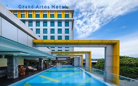 Grand Artos Hotel & Convention  4*