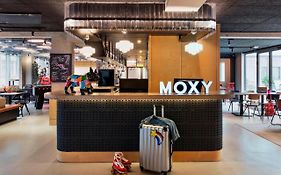 Отель Moxy Bastille  3*