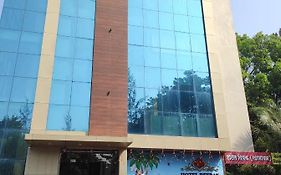 Hotel Deepak Executive, Ganpatipule  3* India