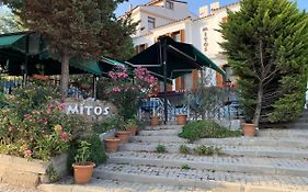 Mitos Hotel  2*