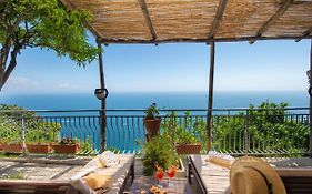 Amalfi Residence  3*