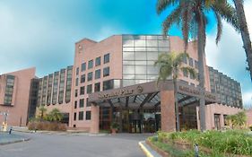 Sheraton Pilar Hotel & Convention Center  5*