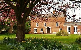 Little Mollington Hall Guest House Chester United Kingdom