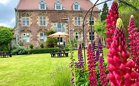 Ruswarp Hall - Whitby (Adults Only)