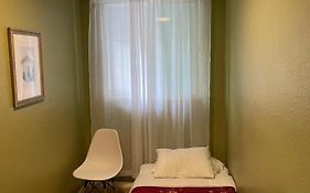 Small Private Room In Los Angeles With Free Strong Wifi!!!