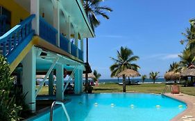 Las Lajas Beach Resort 3*