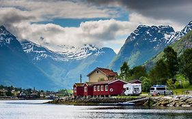 Nesset Fjordcamping Hotell
