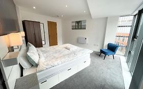 The Works-Fresh 2Bed In Centre, Opposite Arndale.