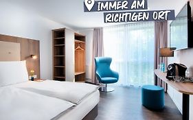Achat Hotel Zuffenhausen  3*