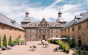 Schlosshotel Hugenpoet  5*