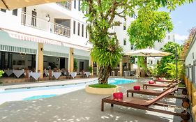 Poppa Palace Hotel Phuket 4*