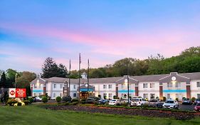 Best Western Plus New England Inn & Suites 3*