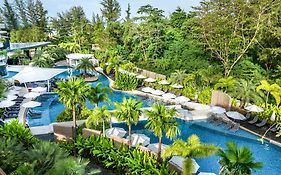 Novotel Phuket Karon Beach Resort And Spa 4*
