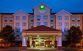 Holiday Inn Express & Suites Indianapolis - East, An Ihg Hotel